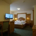 Jägerhaus Hotel 3*