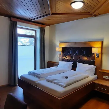 Jaegerhaus Hotel 3*