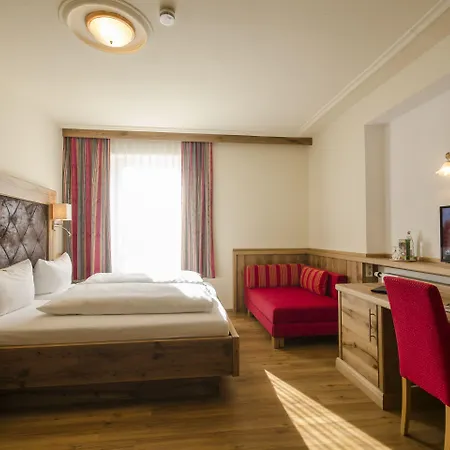 Jaegerhaus Szálloda 3*