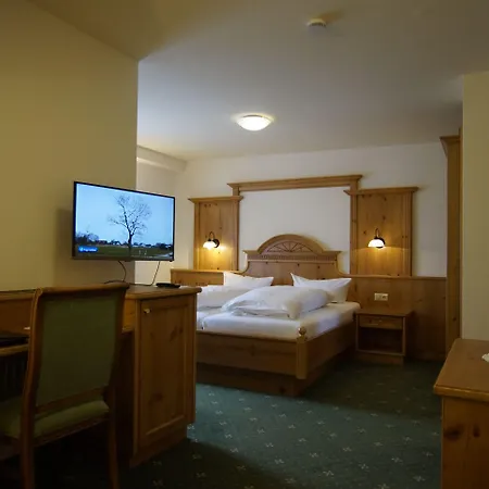Jaegerhaus Szálloda 3*